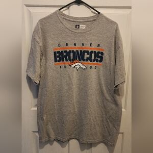NFL Denver Broncos Gray Short Sleeve Tee Size Large.